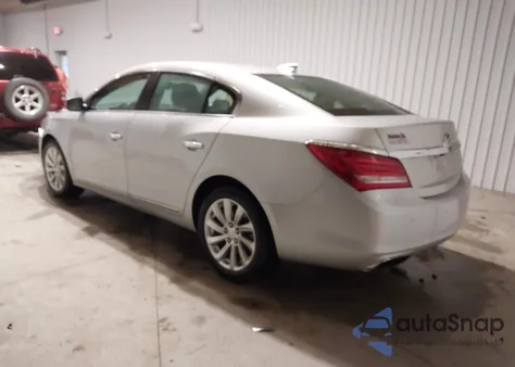 2015 Buick Lacrosse Leather z USA, uszkodzony, nr VIN 1G4GB5G33FF330948